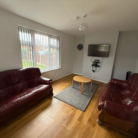 Cosy Home Near Nec, Bhx Bullring & Solihull Бирмингам Екстериор снимка