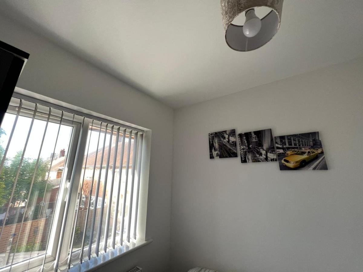 Cosy Home Near Nec, Bhx Bullring & Solihull Бирмингам Екстериор снимка