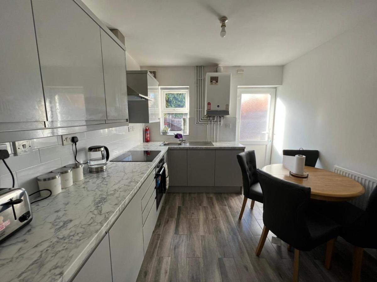 Cosy Home Near Nec, Bhx Bullring & Solihull Бирмингам Екстериор снимка