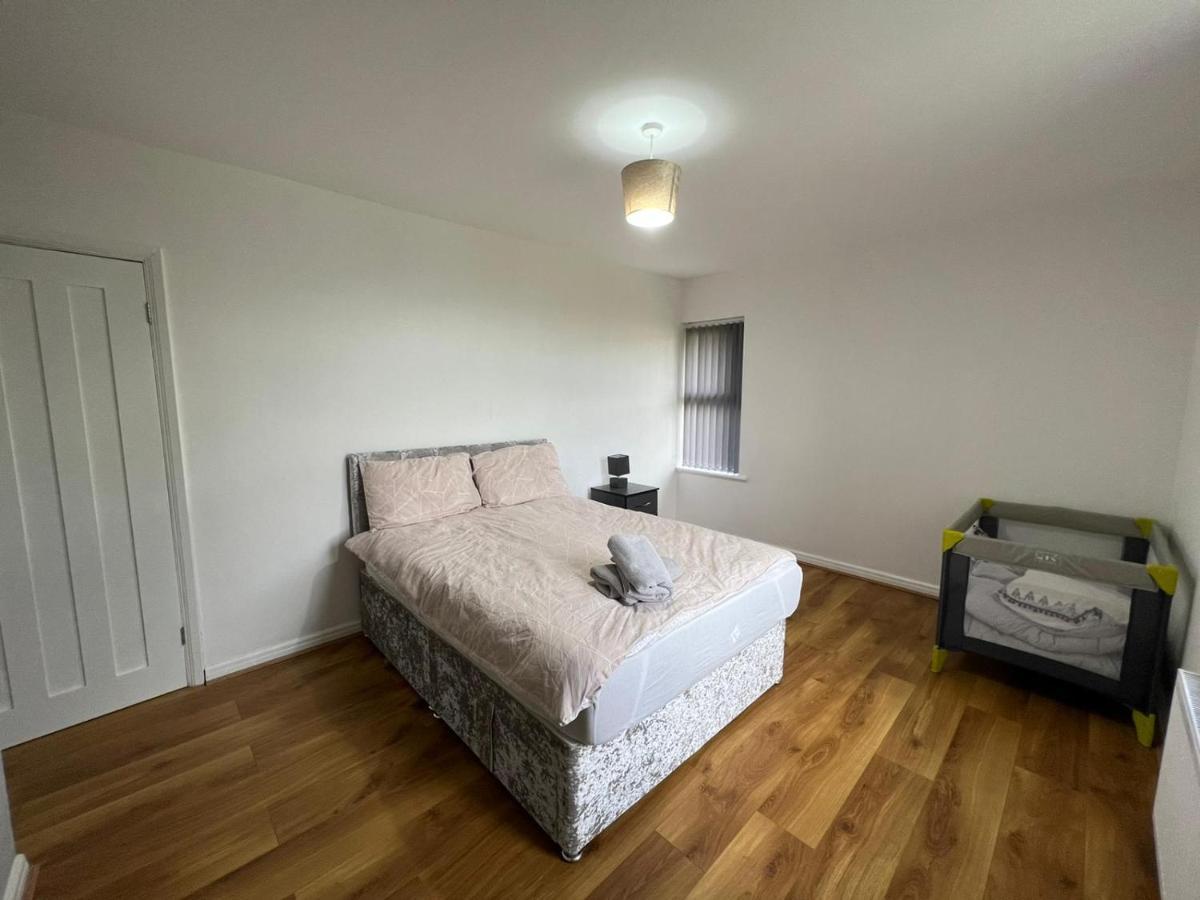 Cosy Home Near Nec, Bhx Bullring & Solihull Бирмингам Екстериор снимка